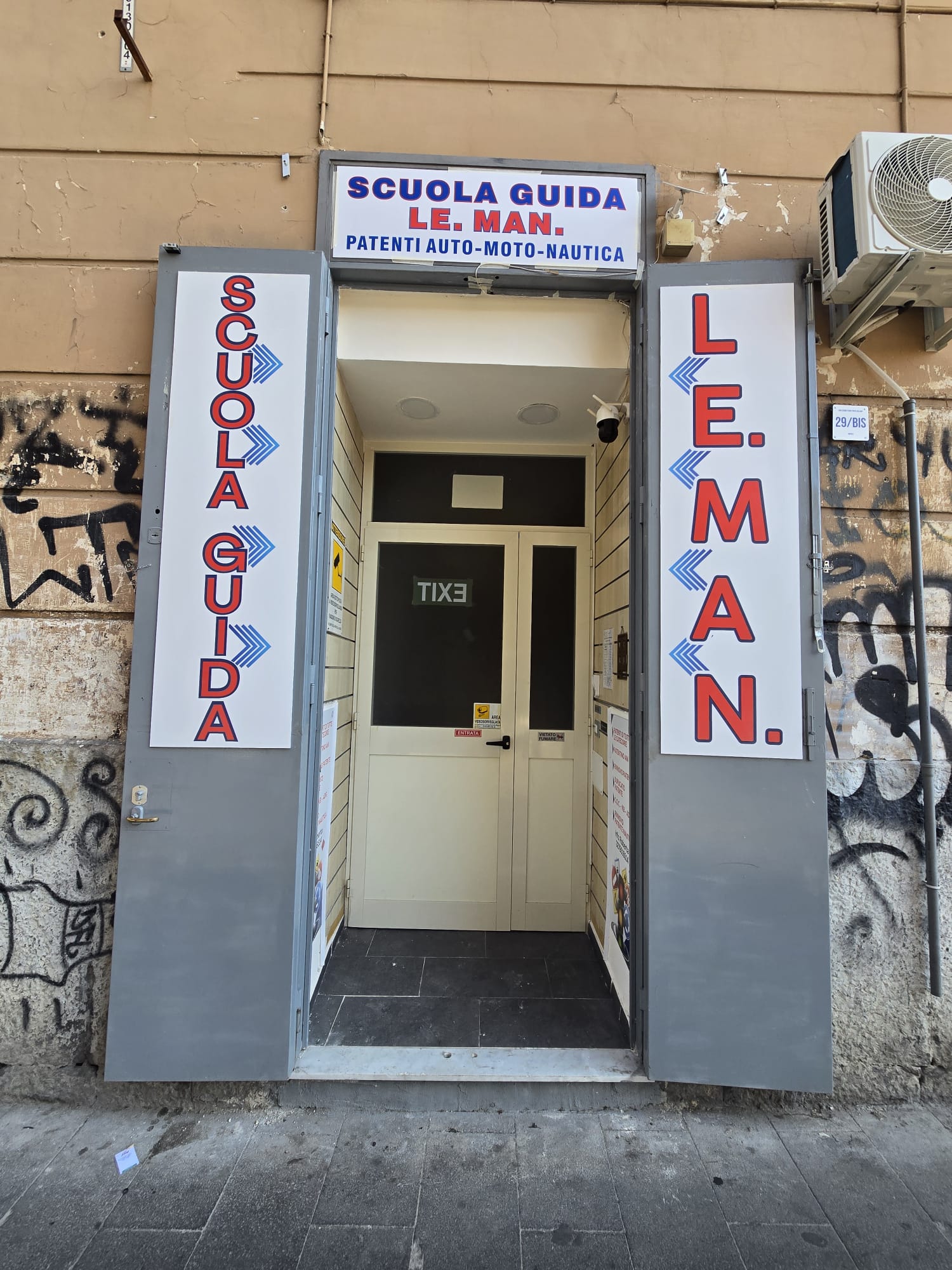 LE. MAN. S.A.S. DI MELLUCCIO ROBERTA & C.