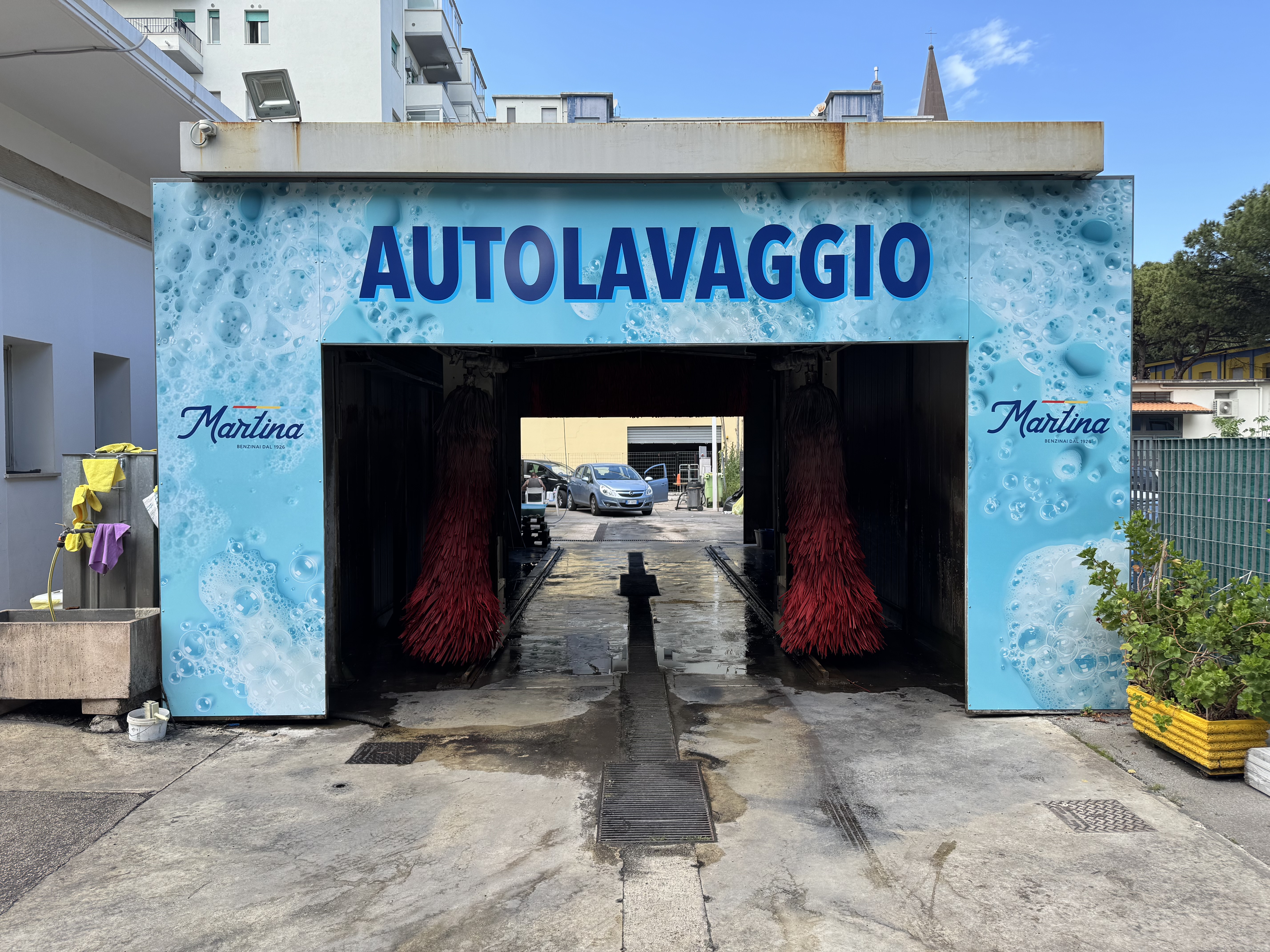 EASY CAR WASH S.A.S. DI PETROV OLEKSANDR VITALIYOVYCH & C.