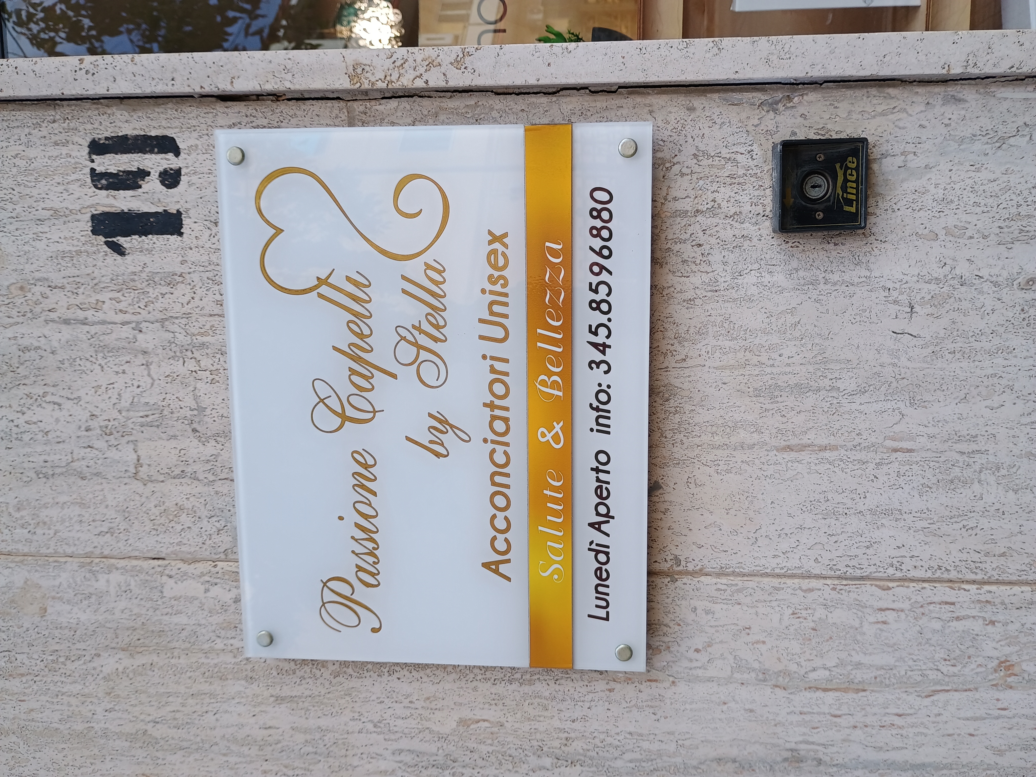 PASSIONE CAPELLI BY STELLA DI DE DONNO MARIA STELLA